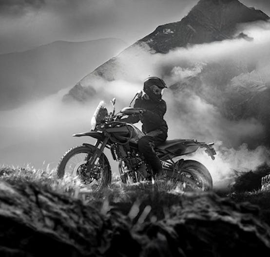 2026-Models Royal-Enfield Himalayan-450-Mana-Edition-Rollover