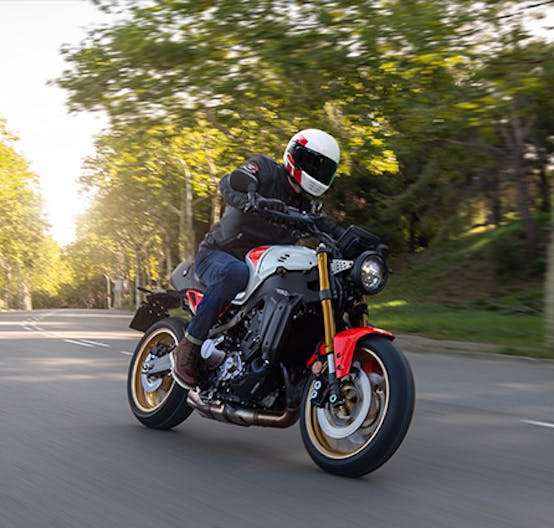 2026-Models Yamaha Rollover XSR900-Rollover